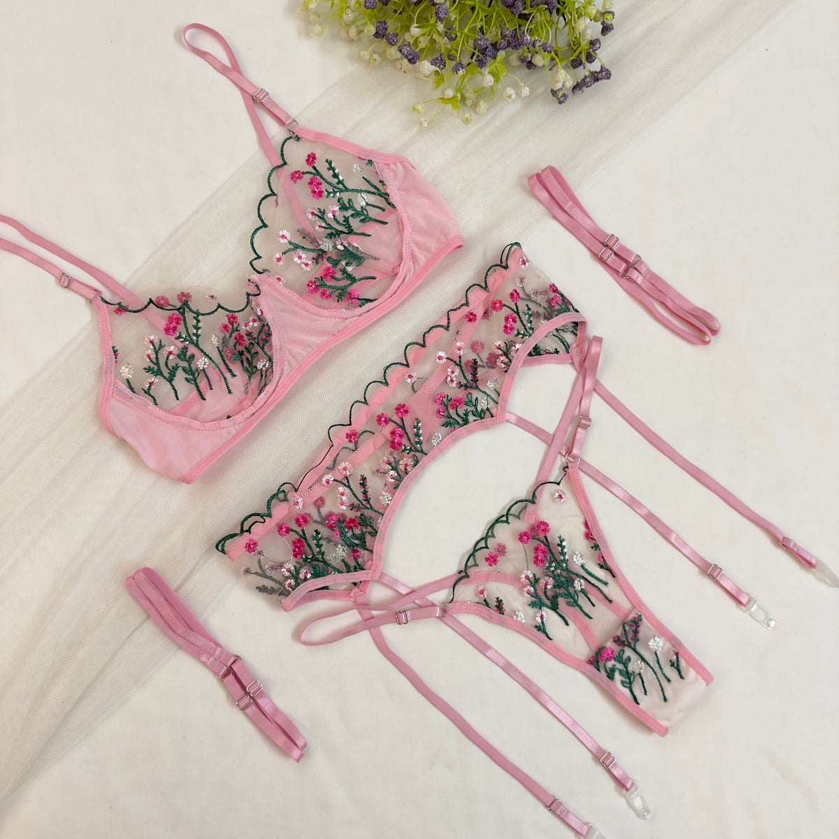 Floral Net Embroidered 4 piece Garter Set